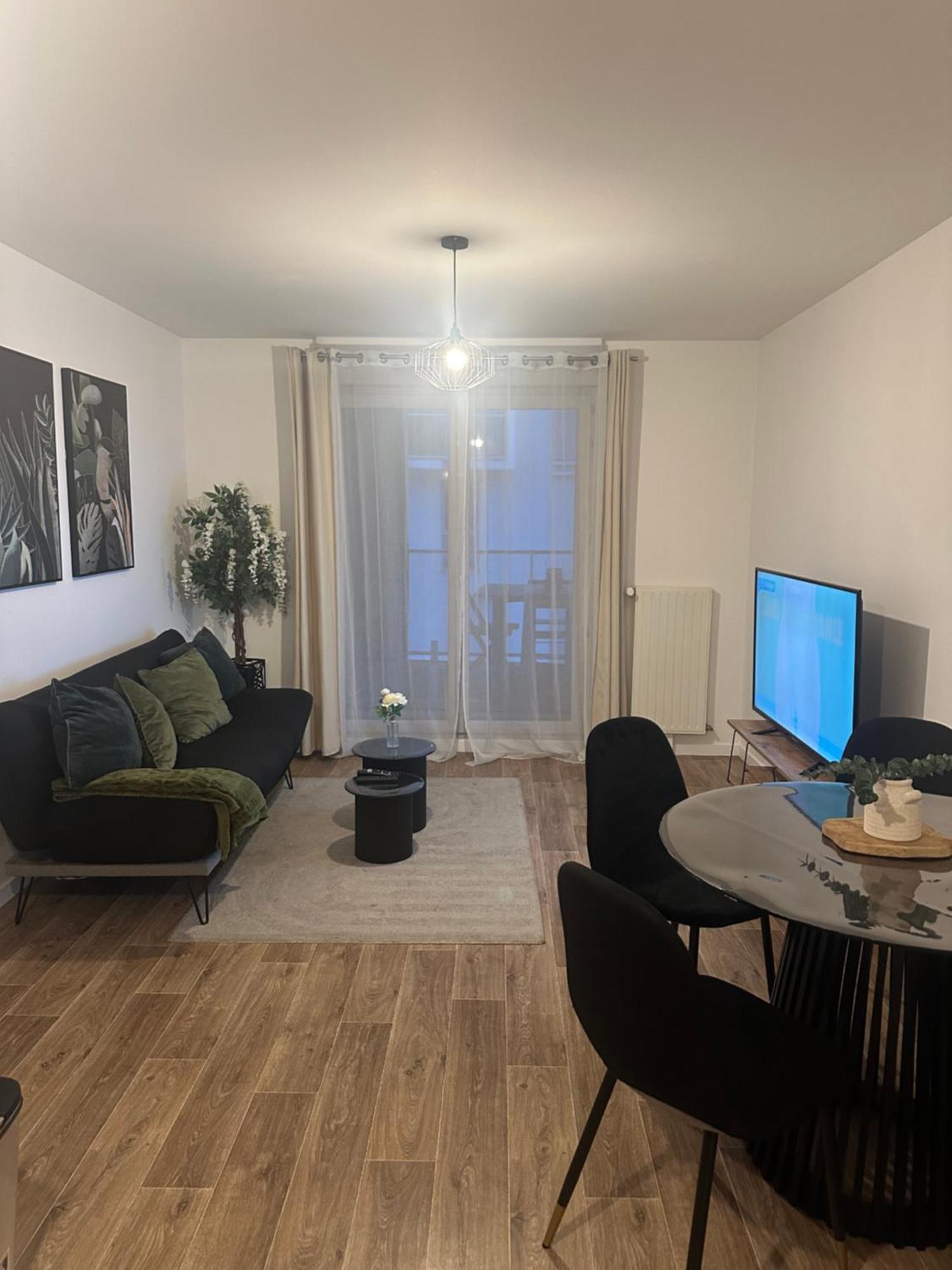 Cosy House A 6 Min Du Rer A Et Psa Apartment Carrieres sous Poissy Bagian luar foto